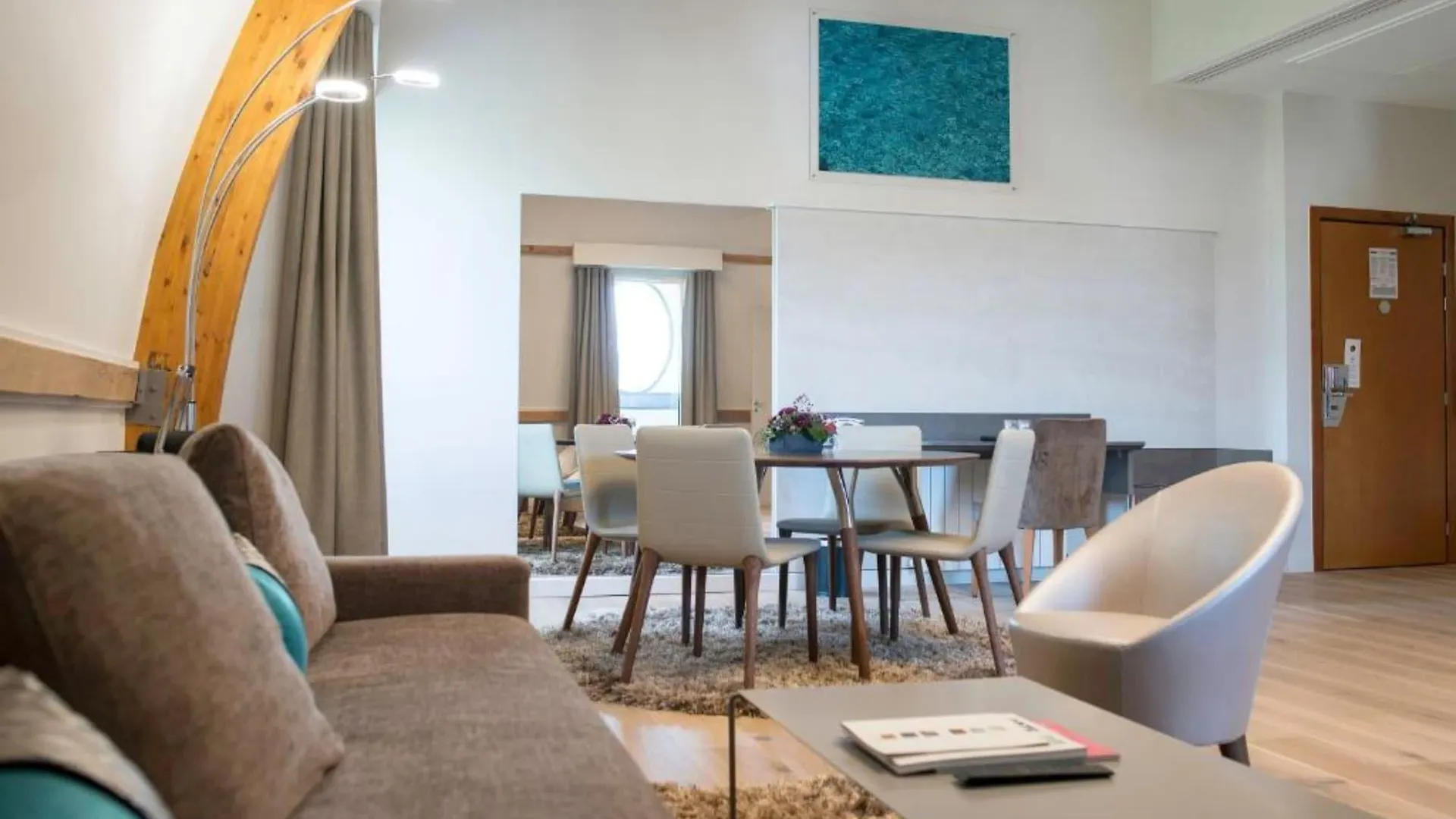 Imperial Palace Annecy 4*,  Francja